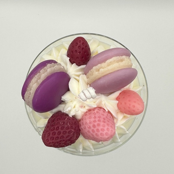 100% Soy Wax Scented Candle - Picture 2 of 2